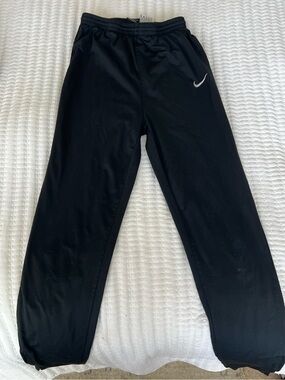 Nike Kids Black Athletic Jogger Sweatpants with Reflective Swoosh